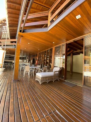 供應早餐、午餐和晚餐,巴西料理