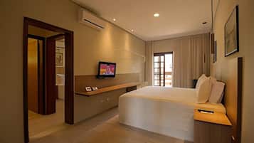 Ropa de cama de alta calidad, colchones con pillow-top y minibar