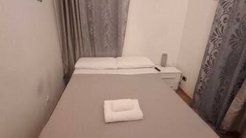 3 camere, ferro/asse da stiro, Wi-Fi gratuito, lenzuola