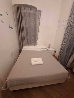 3 camere, ferro/asse da stiro, Wi-Fi gratuito, lenzuola