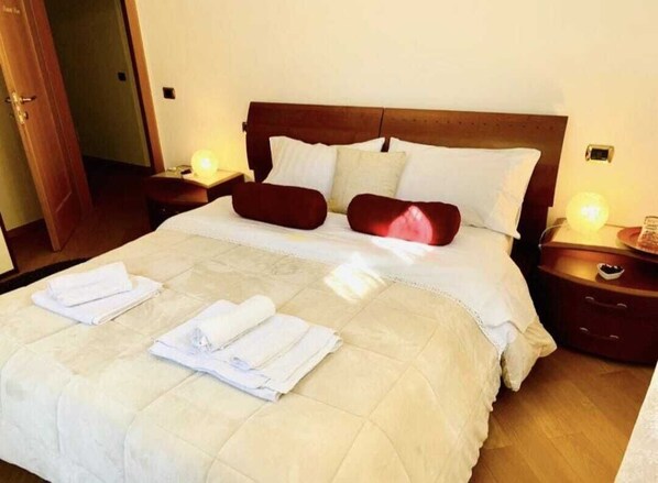 3 camere, ferro/asse da stiro, Wi-Fi gratuito, lenzuola