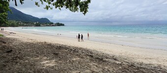 2-bed Apt, Sleeps 5, Near Beau Vallon Beach