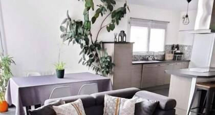 Family duplex near Disney