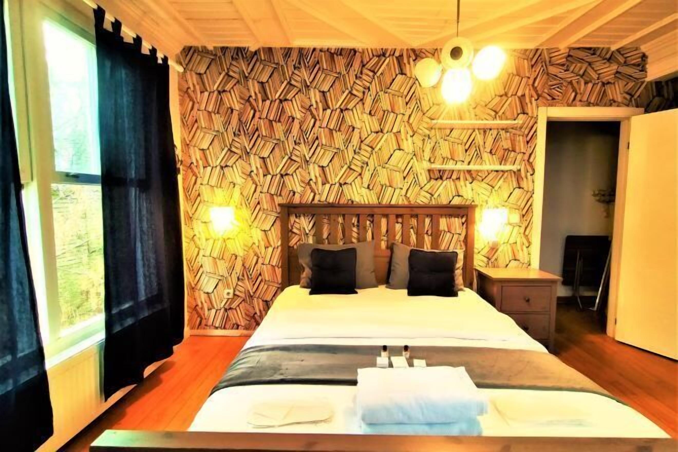 Minibar, desk, laptop workspace, blackout drapes