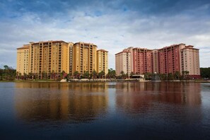 Exterior - Enjoy the luxury & excitement of Lake Buena Vista with a splash of Disney Magic (Lake Buena Vista)