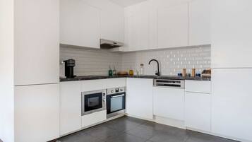 Design Apartment | Private kitchen | Cookware/dishes/utensils