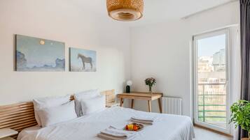 Design Apartment | 2 bedrooms, individually decorated, individually furnished, desk