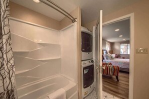 3 habitaciones, tabla de planchar con plancha y wifi gratis 