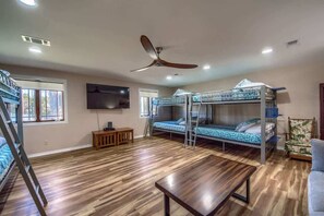 5 bedrooms, iron/ironing board, free WiFi, bed sheets