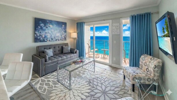 Smart TV - Luxury Waterfront Condo with Heated Pool and Balcony (Tampa)