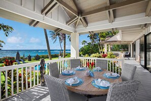 Outdoor dining - Waiohai Beach House: Poipu Beachfront Estate (Koloa)