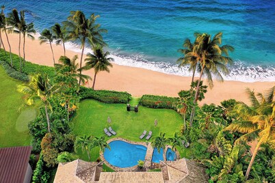 Waiohai Beach House: Poipu Beachfront Estate