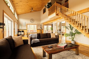 Smart TV, fireplace