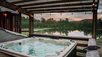 Bain à remous extérieur