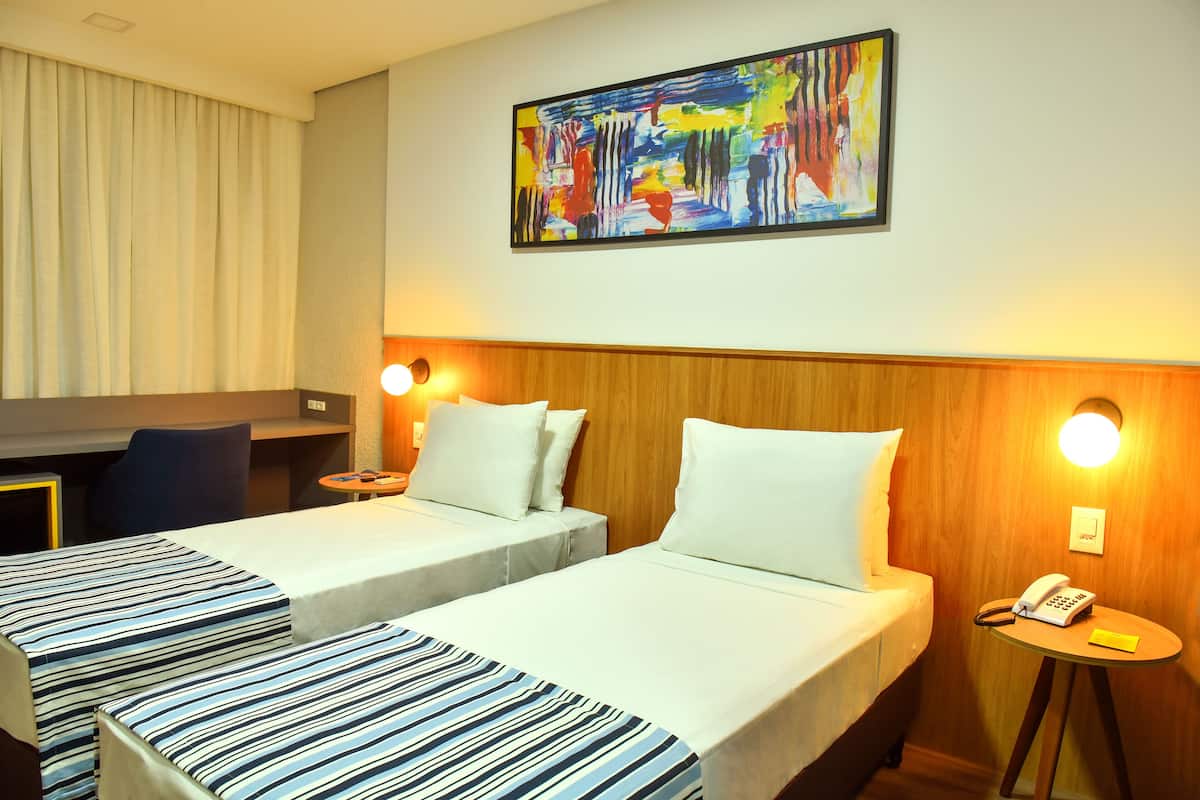 room, 2 single beds, non smoking | minibar, in-room safe, desk, laptop workspace