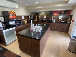 Petit déjeuner continental compris tous les jours