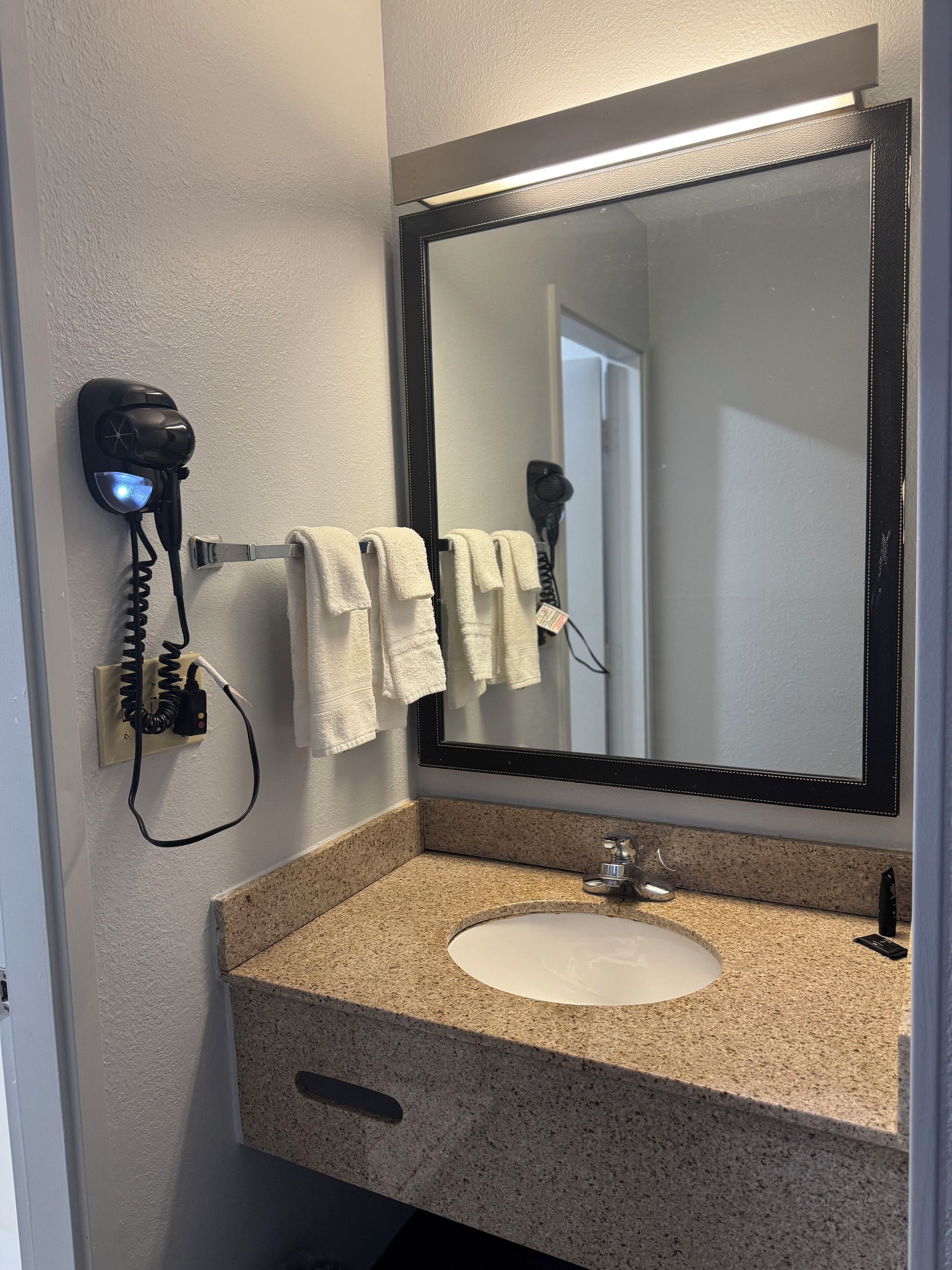 shower, rainfall showerhead, free toiletries, hair dryer