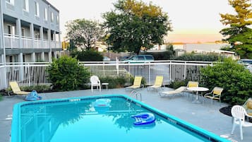 Seasonal outdoor pool