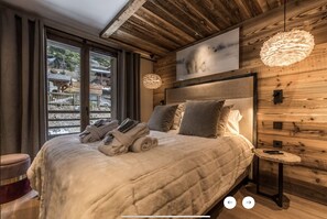 5 habitaciones, escritorio y tabla de planchar con plancha 