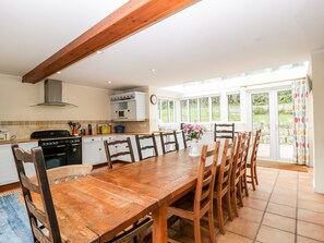 Cottage | Private kitchen | Fridge, dishwasher, electric kettle, toaster - The Studio - Arne (Wareham)