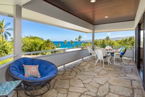 Outdoor dining - Walk to Waialea Bay, pool, AC, Oceanview (Kamuela)
