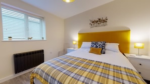 1 bedroom, desk, iron/ironing board, WiFi
