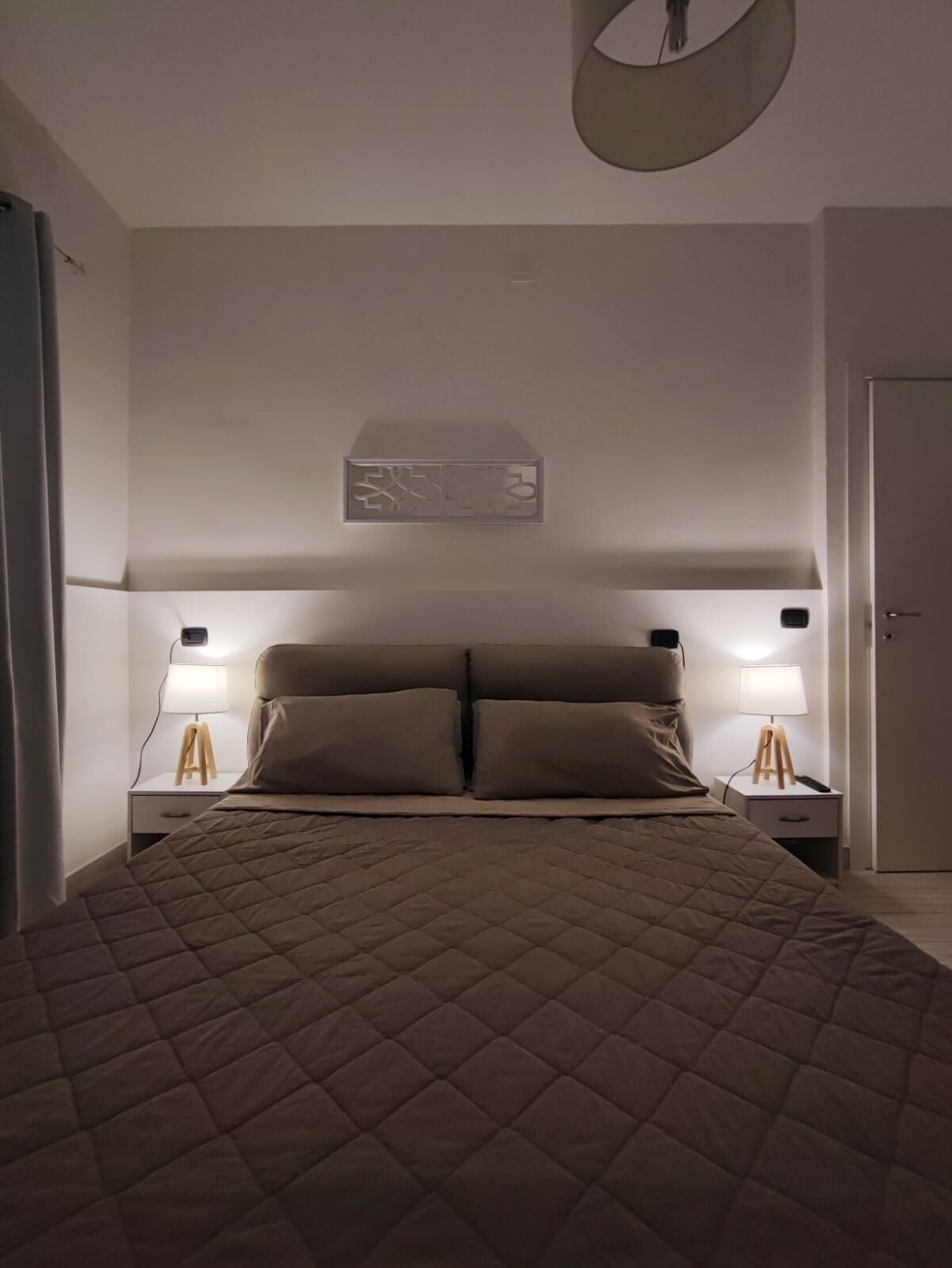 1 chambre, chambres insonorisées, Wi-Fi gratuit, draps fournis