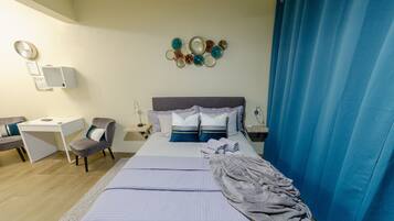 1 bedroom, in-room safe, desk, iron/ironing board