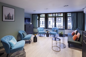 Sala de estar en el lobby