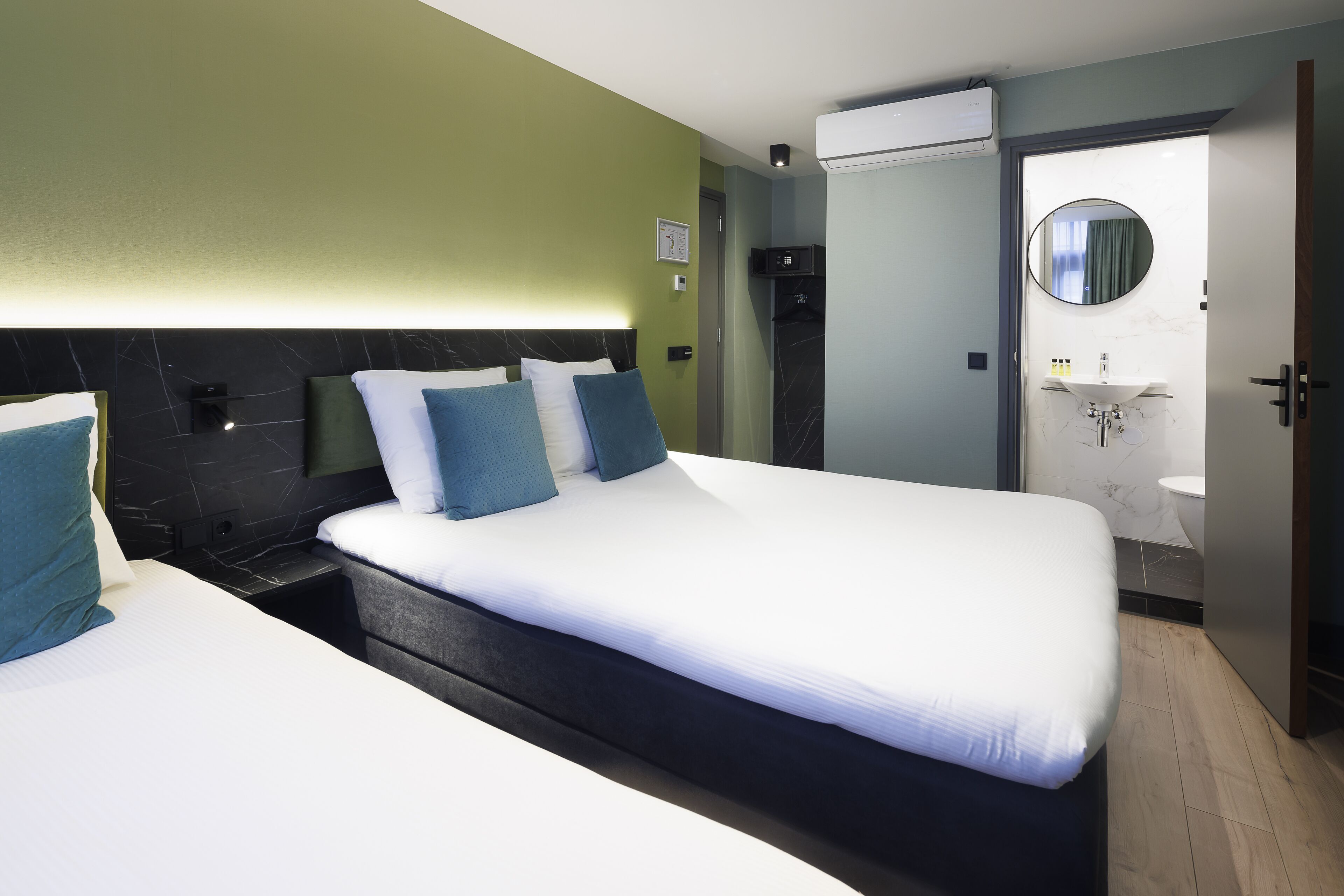 Photo - Ciao Papa Hotel Amsterdam Central Station