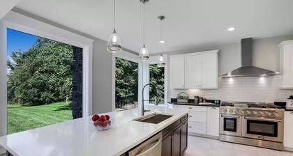 6 Bedroom Farmhouse Owned by Bear Chase