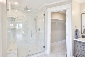 Bathtub, hair dryer, towels