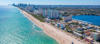 Beach House-Jacuzzi-4/5-8+ Guests -20 Steps Beach