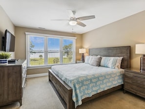 3 bedrooms, iron/ironing board, internet, bed sheets