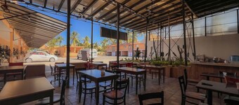 Hotel Oasis