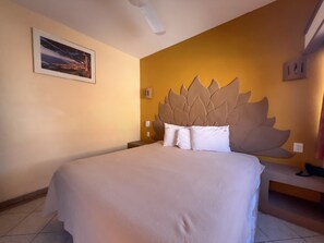 Room | Free WiFi, bed sheets - Hotel Oasis (Mazatlán)