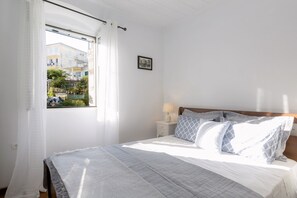 Apartment | 1 bedroom, iron/ironing board, free WiFi