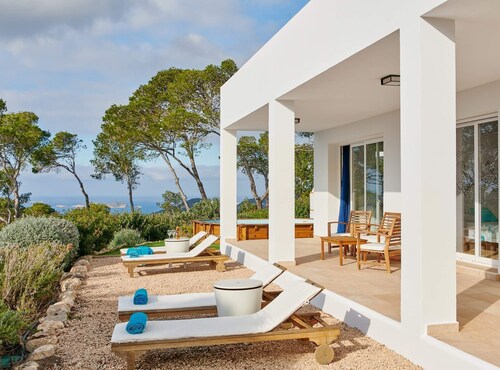 Villa Ses Abelles - Three Bedroom Villa, Sleeps 6