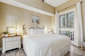 1 bedroom, WiFi, bed sheets - Ground-floor condo with patio, central AC, shared pool, & tennis (Miramar Beach)