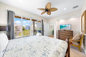 House, Multiple Beds (Changes in Attitude) | 3 bedrooms, iron/ironing board, free WiFi, bed sheets - A Somewhere is Here by Beachside Management  (Siesta Key)