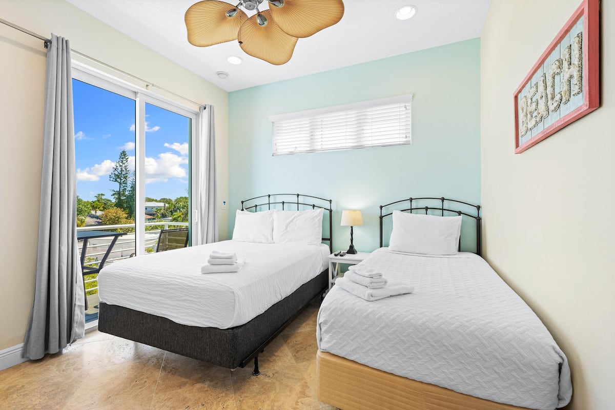 House, Multiple Beds (Changes in Attitude) | 3 bedrooms, iron/ironing board, WiFi (free), bed sheets
