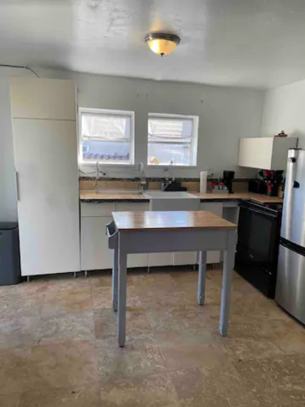 Cozy 1bd Apartment 1 blk of Citadel Hub Marketplace