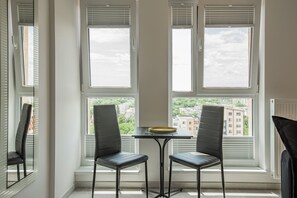 Dining - Cozy Penthousestudio Cityview W12 (București)
