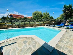 Außenpool (je nach Saison geöffnet)