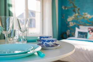 1 chambre, fer et planche à repasser, Wi-Fi gratuit, draps fournis
