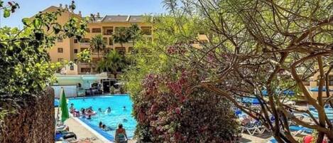 Outdoor pool, a heated pool