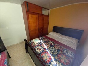 2 chambres, rideaux occultants, draps fournis