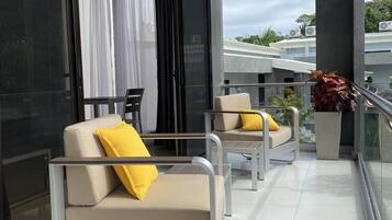 Premium Quadruple Room (Naoz) | Memory foam beds, free WiFi, bed sheets