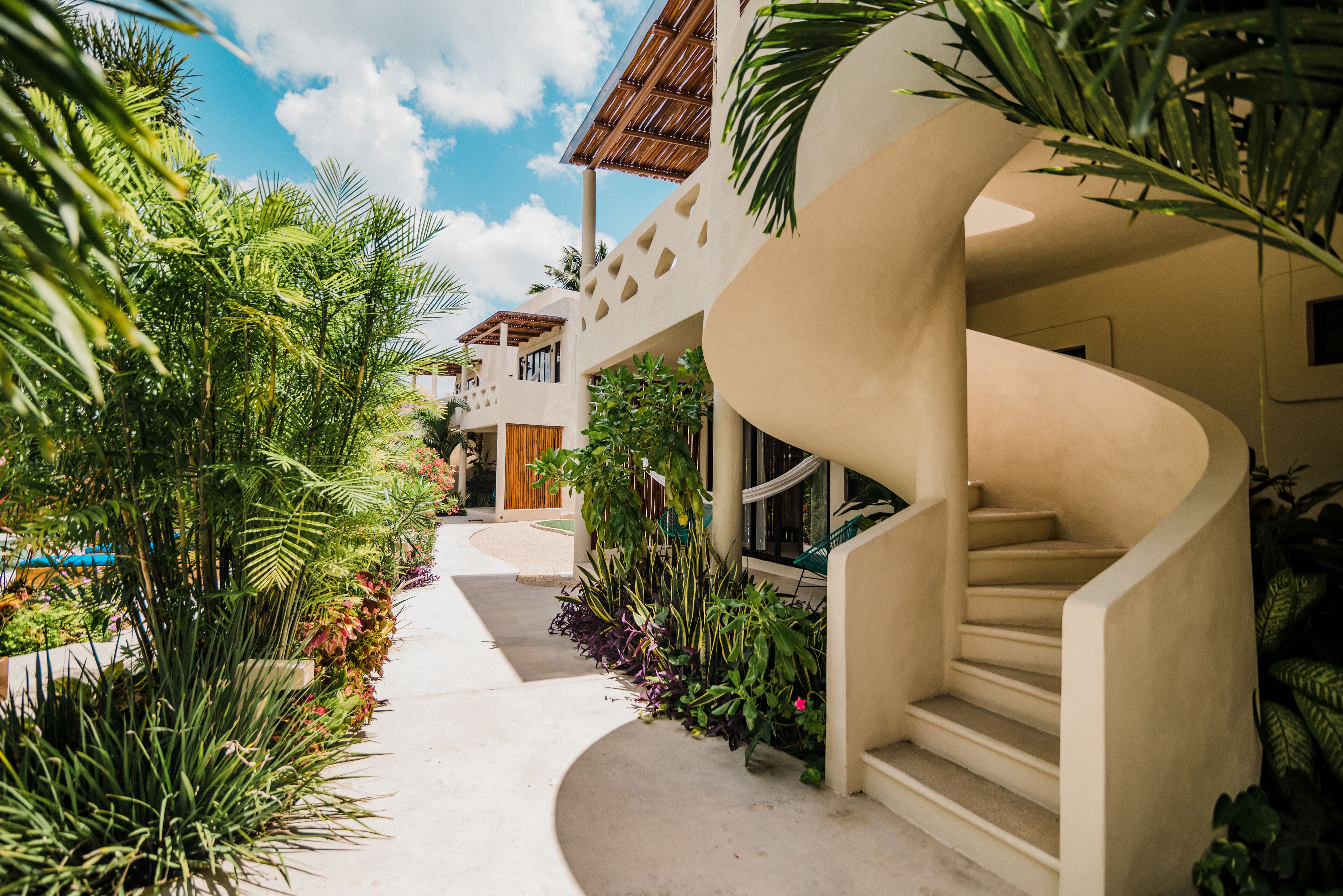 고급 침구, 필로우탑 침대, 객실 내 금고, 책상