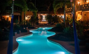 Outdoor pool, open 9:00 AM to 9:00 PM, pool loungers - Blue Palm Bacalar (Bacalar)